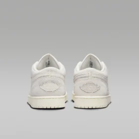 back view of nike aj se craft