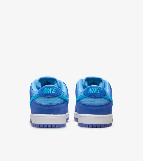 back view of blue sb dunk low