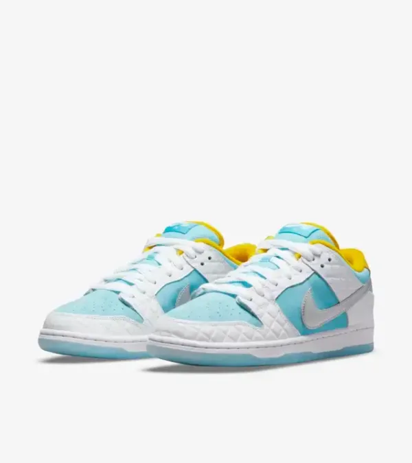 pair of nike dunk low ftc