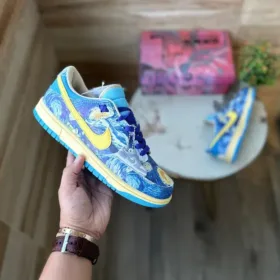 nike sb dunk starry night in hand