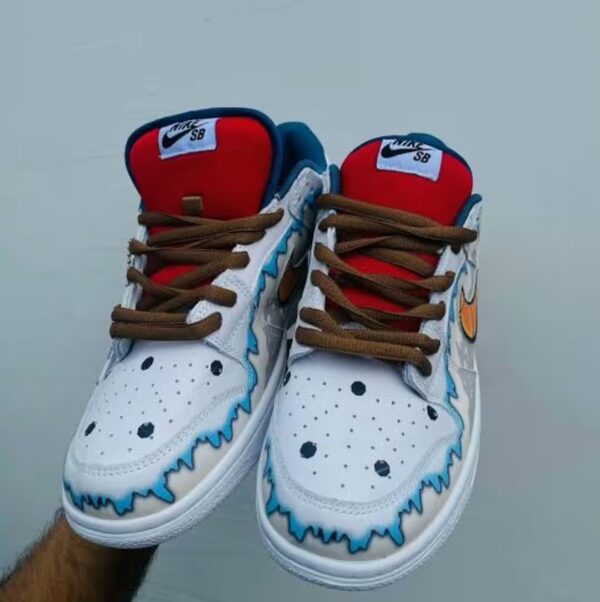 sb dunk snow edition front view